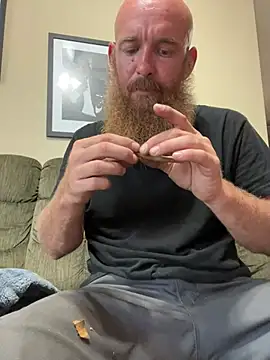 Snapshot of 32XRedBeard chatting on 7, 7, 2026 32XRedBeard online show from 7, 7, 2026
