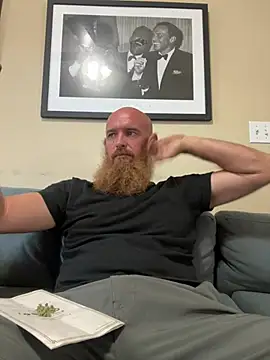 Snapshot of 32XRedBeard chatting on 11, 7, 2026 32XRedBeard online show from 11, 7, 2026