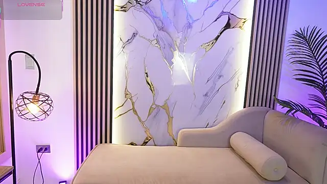 Emma Walkerr  online show from 27, 2, 2026