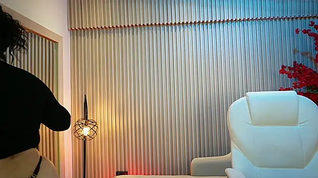 Emma Walkerr  online show from 24, 9, 2025