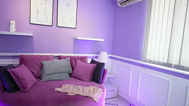 Emma Walkerr  online show from 12, 3, 2025