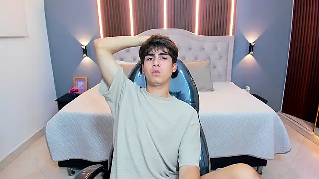 Snapshot of Tommy18__ chatting on 3, 2, 2026 Tommy18 online show from 3, 2, 2026