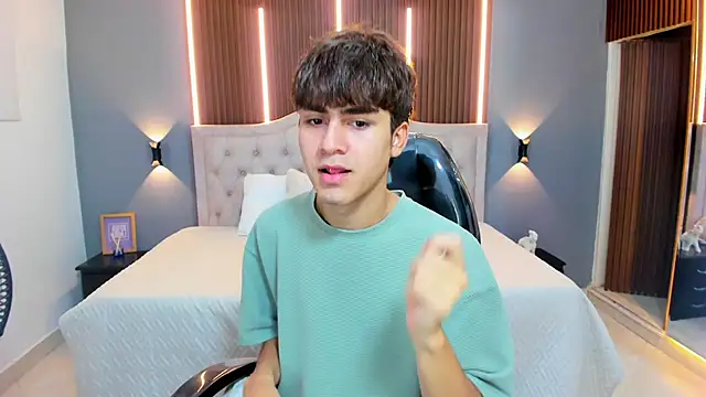 Tommy18   online show from 1, 10, 2025