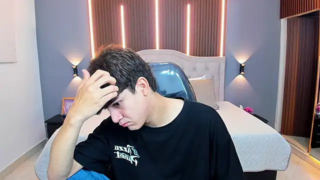 Tommy18   online show from 4, 12, 2025