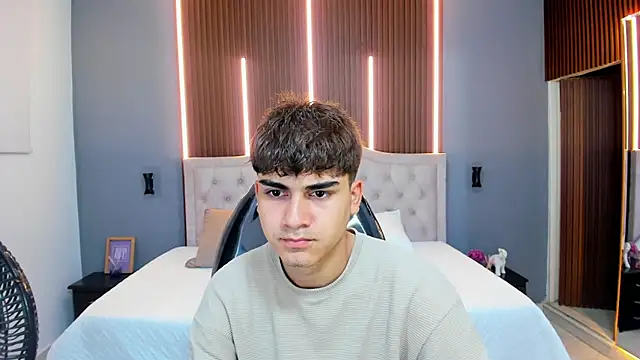 Tommy18   online show from 31, 10, 2025