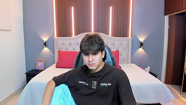 Tommy18   online show from 14, 12, 2025