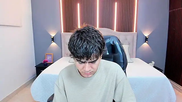 Snapshot of Tommy18__ chatting on 6, 2, 2026 Tommy18 online show from 6, 2, 2026