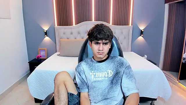 Snapshot of Tommy18__ chatting on 7, 2, 2026 Tommy18 online show from 7, 2, 2026