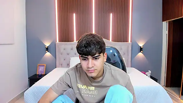 Tommy18   online show from 17, 10, 2025