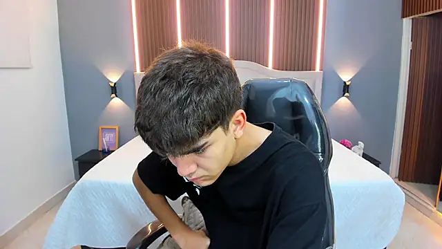 Tommy18   online show from 12, 11, 2025