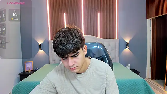 Tommy18   online show from 10, 9, 2025