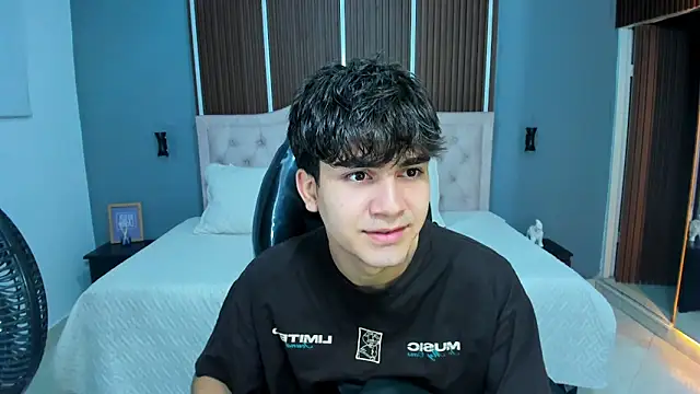 Tommy18   online show from 30, 9, 2025