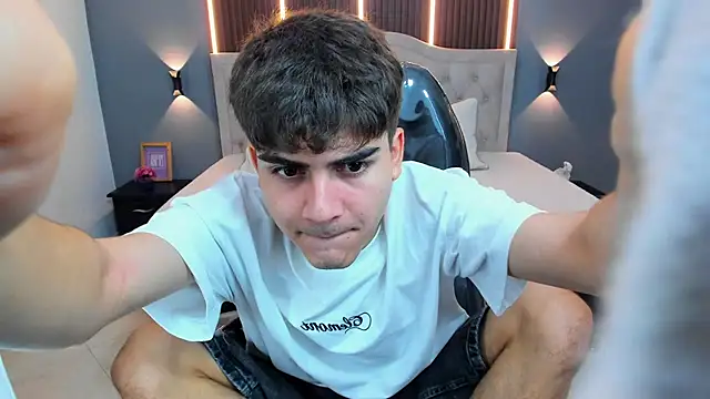 Snapshot of Tommy18__ chatting on 19, 2, 2026 Tommy18 online show from 19, 2, 2026