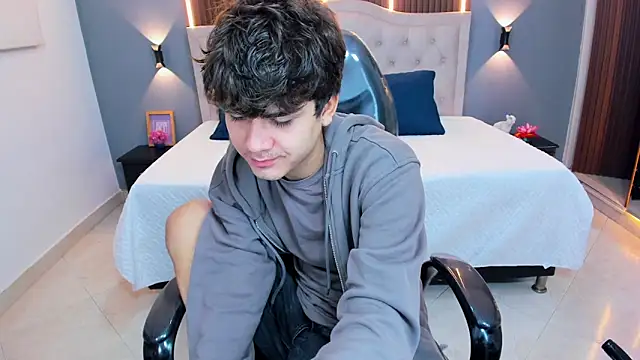 Tommy18   online show from 11, 4, 2026