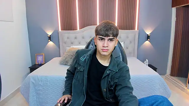 Tommy18   online show from 5, 10, 2025