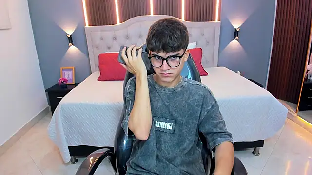 Tommy18   online show from 5, 5, 2026