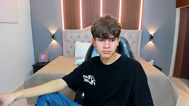 Tommy18   online show from 2, 10, 2025