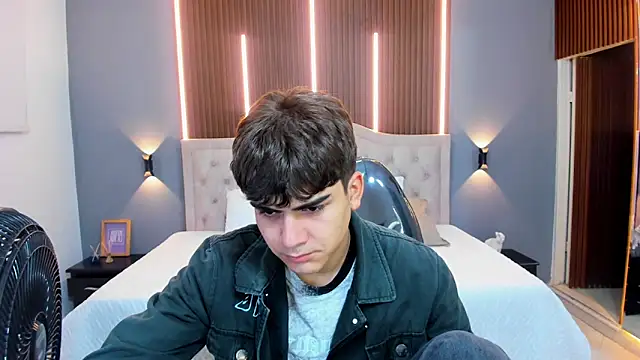 Tommy18   online show from 9, 9, 2025