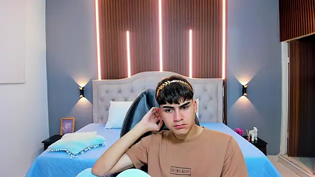 Tommy18   online show from 28, 10, 2025