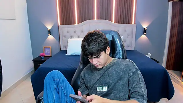 Snapshot of Tommy18__ chatting on 1, 2, 2026 Tommy18 online show from 1, 2, 2026