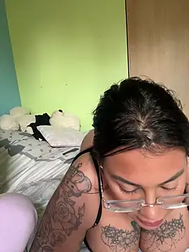 MelissathequeenOff online show from 27, 4, 2026