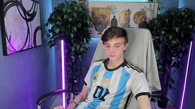 John Weasley online show from 4, 11, 2025