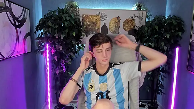 John Weasley online show from 1, 11, 2025