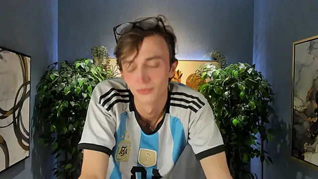 John Weasley online show from 11, 9, 2025