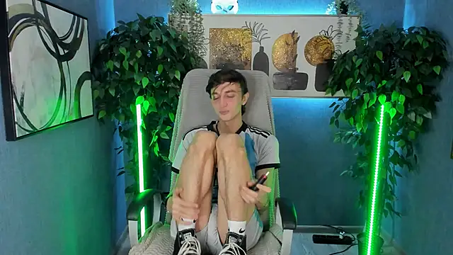 John Weasley online show from 12, 11, 2025