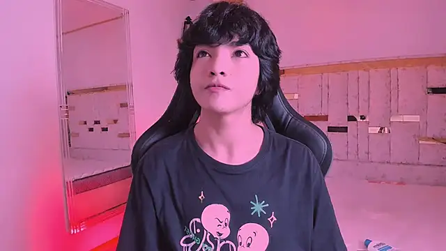 AllanYong18 online show from 15, 3, 2025