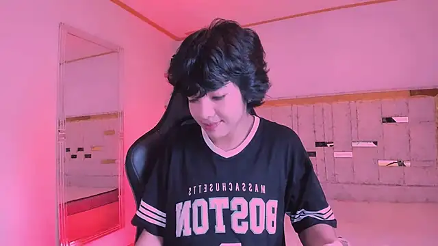 AllanYong18 online show from 11, 3, 2025