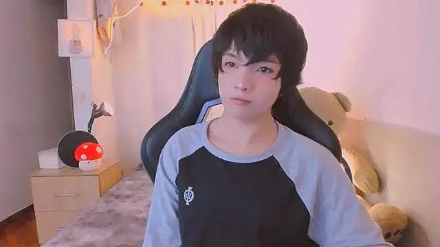 Snapshot of AllanYong18 chatting on 4, 4, 2026 AllanYong18 online show from 4, 4, 2026