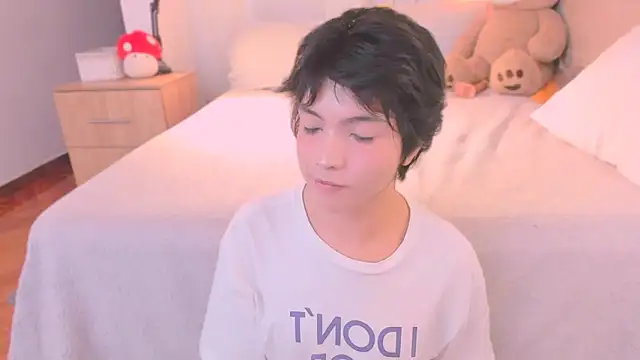 Snapshot of AllanYong18 chatting on 14, 2, 2026 AllanYong18 online show from 14, 2, 2026