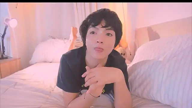 AllanYong18 online show from 20, 11, 2025