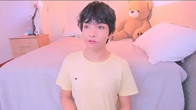 AllanYong18 online show from 25, 10, 2025