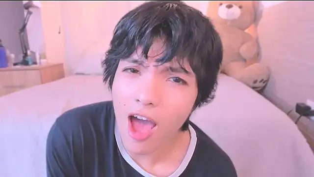 AllanYong18 online show from 18, 9, 2025