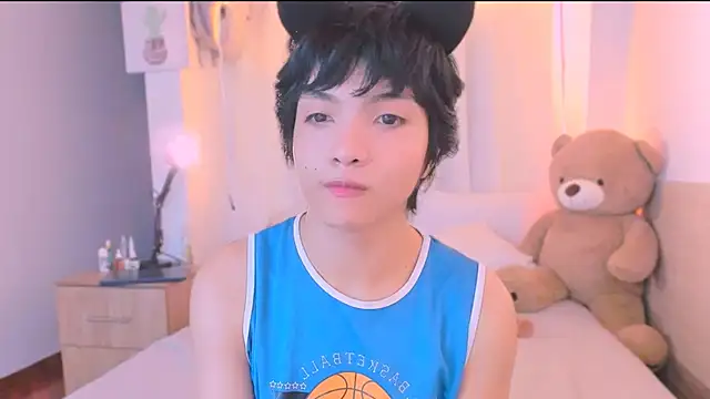 AllanYong18 online show from 13, 10, 2025