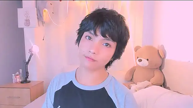 AllanYong18 online show from 27, 9, 2025