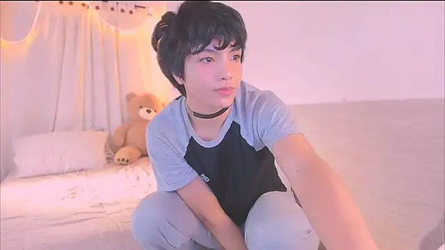 AllanYong18 online show from 17, 11, 2025