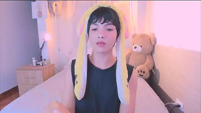 AllanYong18 online show from 15, 10, 2025