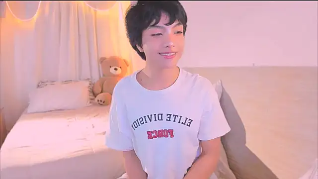 AllanYong18 online show from 12, 11, 2025