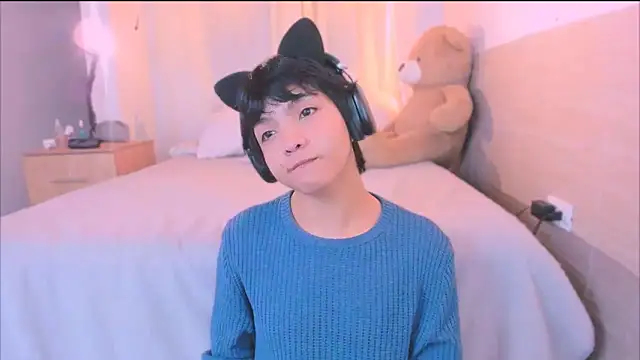 AllanYong18 online show from 22, 9, 2025