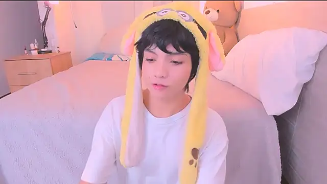 AllanYong18 online show from 9, 10, 2025