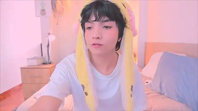 AllanYong18 online show from 21, 12, 2025