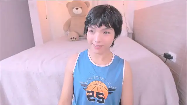 AllanYong18 online show from 14, 9, 2025