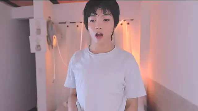 AllanYong18 online show from 13, 9, 2025