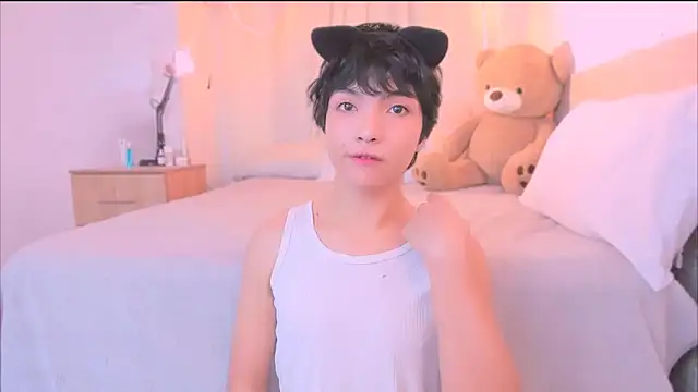 AllanYong18 online show from 27, 10, 2025