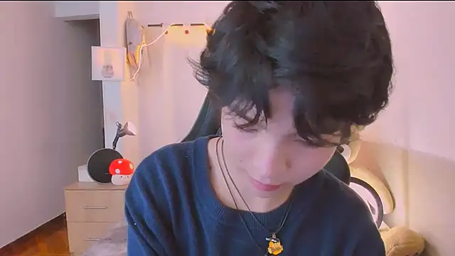 Snapshot of AllanYong18 chatting on 6, 4, 2026 AllanYong18 online show from 6, 4, 2026