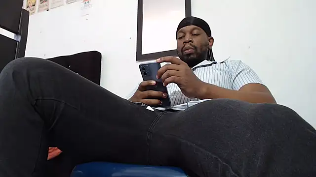 Snapshot of strong__anthony chatting on 11, 6, 2026 strong anthony online show from 11, 6, 2026