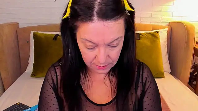 SarahGrays online show from 11, 10, 2025